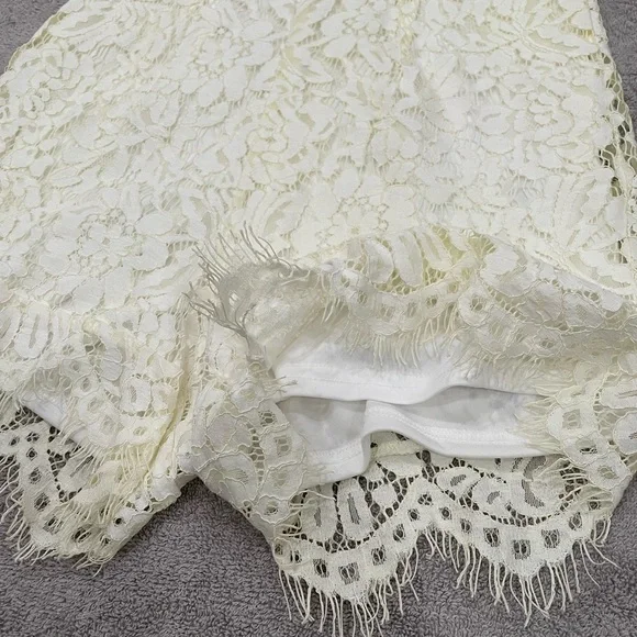 Lace romper - Picture 3 of 4